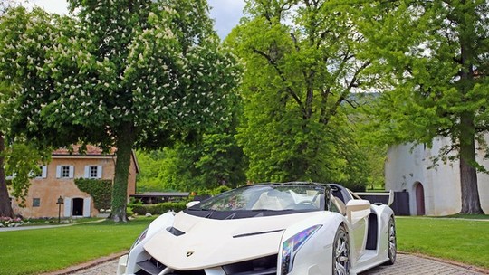 Supercarros de filho de ditador que veio ao Brasil vão a leilão