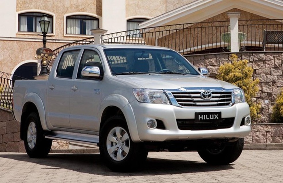 Hilux 2015 tem câmbio automático  — Foto: Divulgação 