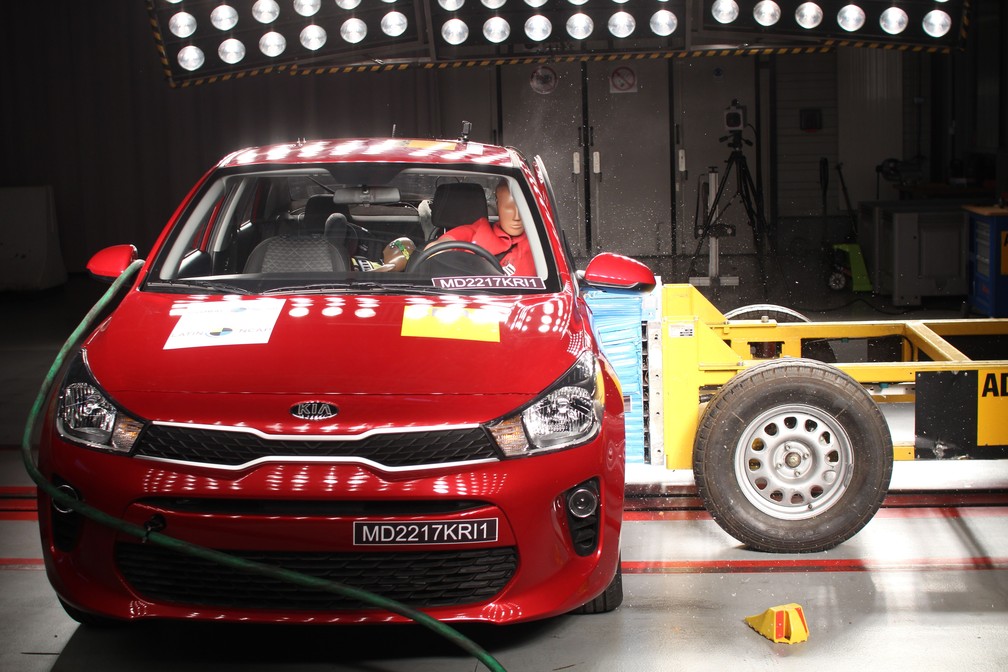 Kia Rio Sedan — Foto: Divulgação