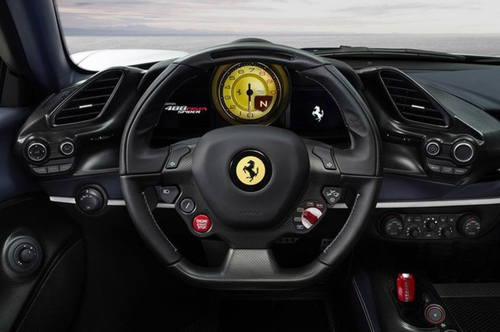 Ferrari 488 Pista Spider (Foto: divulgação) — Foto: Auto Esporte