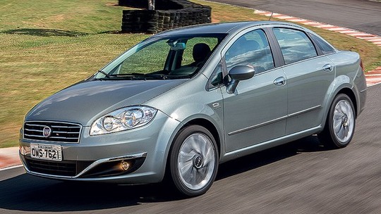 Aceleramos o novo Fiat Linea, que chega por R$ 55.850