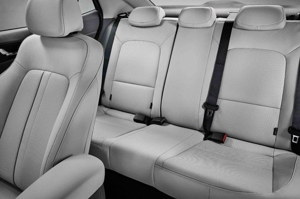 Interior do HB20 teve o espaço ampliado graças ao entre-eixos 3 cm maior (Foto: Divulgação) — Foto: Auto Esporte