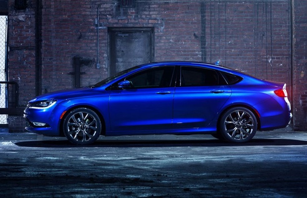 Chrysler 200 2015 (Foto: Divulgação) — Foto: Auto Esporte