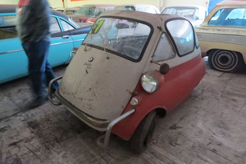 Coleção com mais de 700 carros vintage é leiloada nos EUA