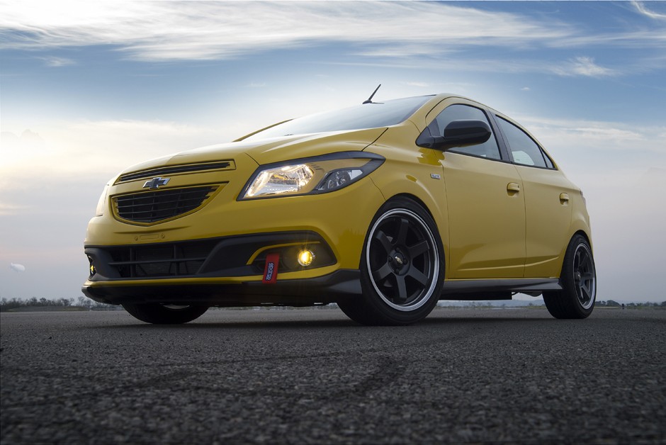 Chevrolet Onix 1.8 - Motor 1.8 de 150 cv - carro conceitual mostrado no Salão de São Paulo, mas que ainda não deu origem a uma versão de produção