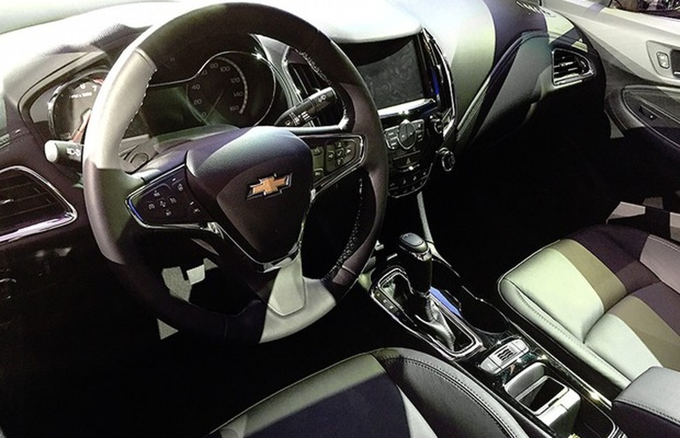Interior do Chevrolet Cruze hatch 2016 (Foto: Michelle Ferreira/Auto News Brasil) — Foto: Auto Esporte