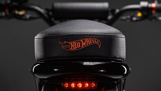 A e-bike carrega o emblema da marca— Foto: Divulgação