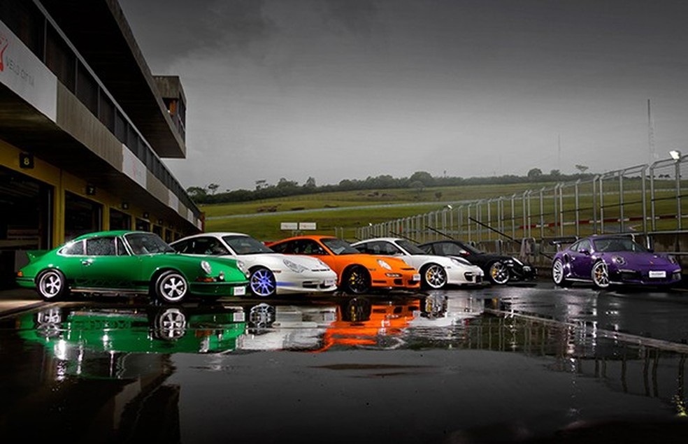 Porsche reuniu gerações do 911 RS/GT3 para saudar o 991 GT3 RS (Foto: Divulgação) — Foto: Auto Esporte