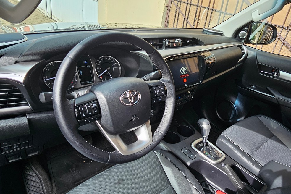 Toyota Hilux tem opções com câmbio automático e manual na gama  — Foto: Jady Peroni/Auto News Brasil