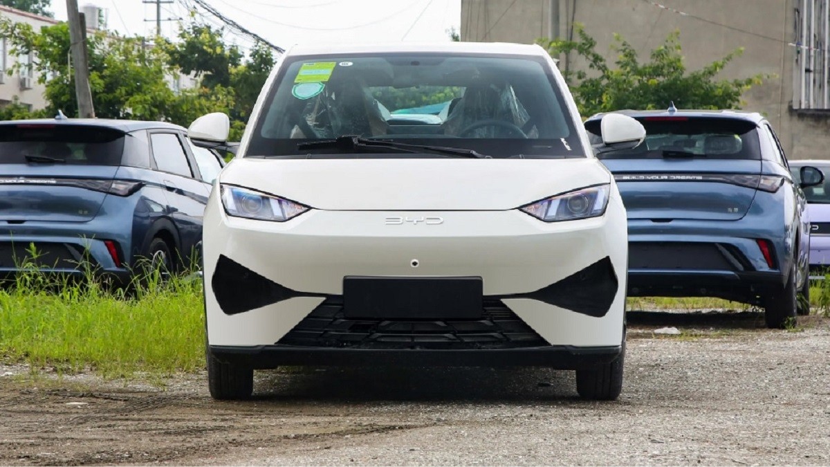 BYD Dolphin Mini terá visual atualizado e novos equipamentos em 2025