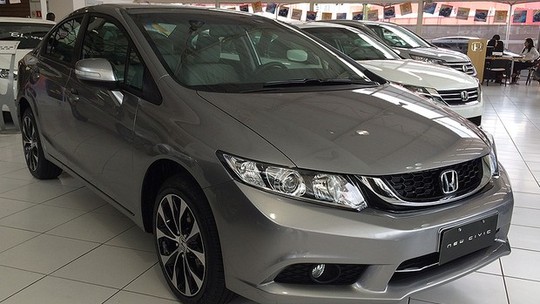Nas lojas: Honda Civic 2015 tem até R$ 2 mil de desconto