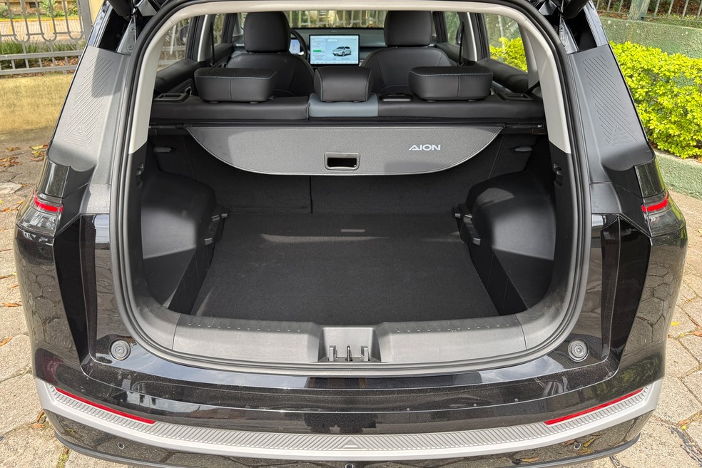 GAC Aion Y tem porta-malas de 361 litros — Foto: André Paixão/Auto News Brasil