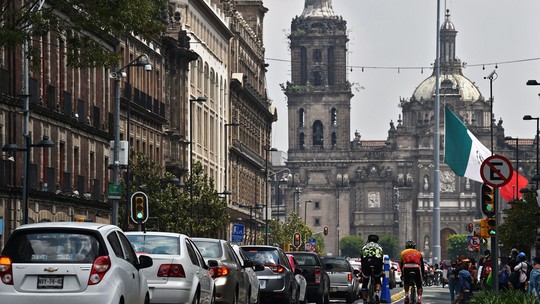 Cidade do México tem carros velhos, muito trânsito e mercado automotivo invejável