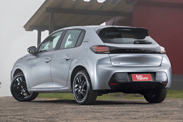 Teste: Peugeot 208 Style 2025 é versão de R$ 100 mil que tem até teto solar