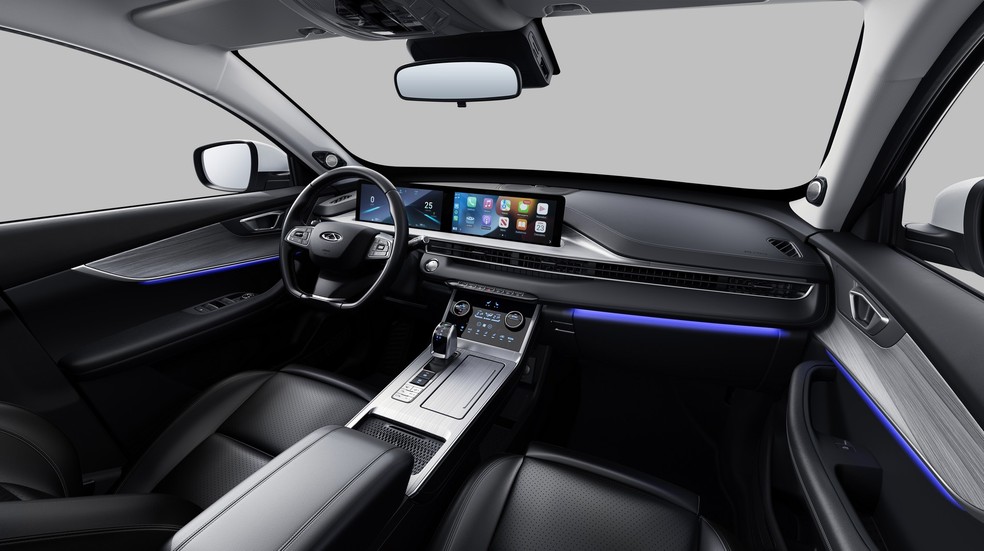 No painel, quadro de instrumentos e multimídia juntos têm 24,6 polegadas — Foto: Vitória Drehmer/Auto News Brasil