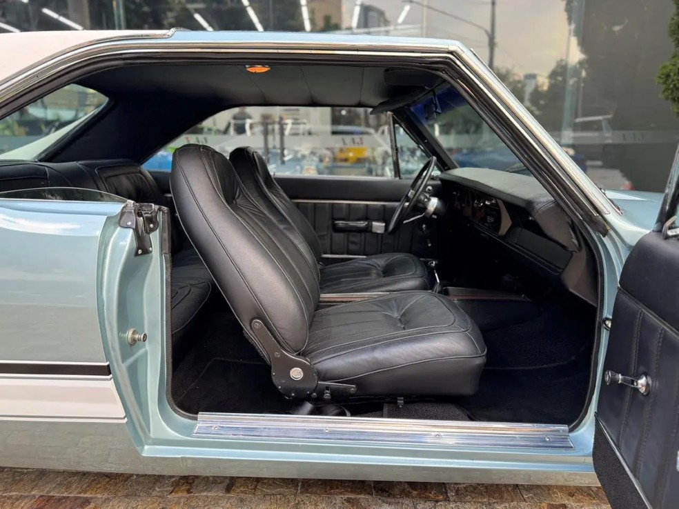 Dodge Charger R/T 1978 seria ideal para comportar duas crianças e dois adultos ou quatro adultos, razoavelmente, segundo teste de Auto News Brasil de 1977 — Foto: Reprodução/L'Art
