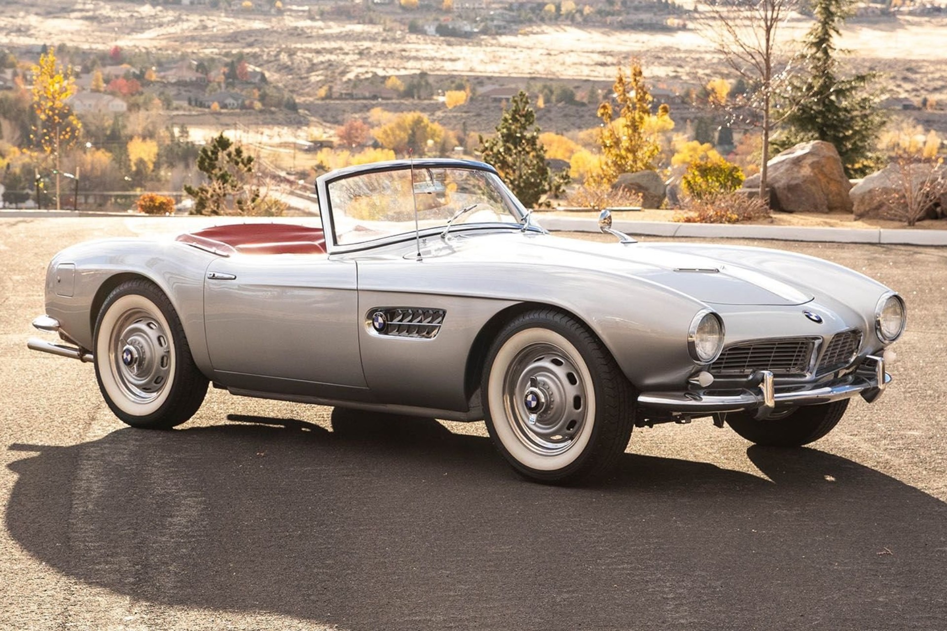 Como BMW 507 quase faliu a marca e hoje virou um carro raríssimo