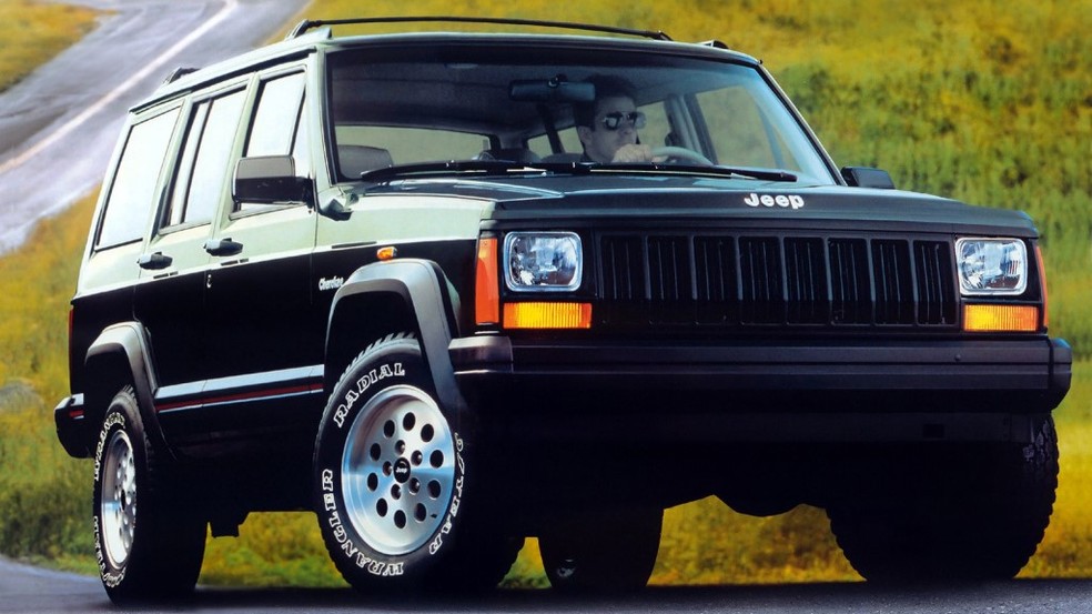 Jeep Grand Cherokee foi um ícone de 1990 — Foto: Divulgação