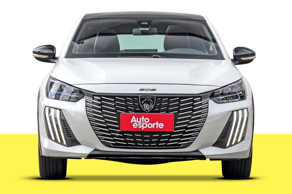Peugeot 208 GT Hybrid tem o mesmo visual das outras versões do hatch — Foto: Auto News Brasil