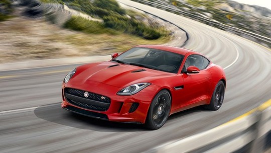 F-Type Coupé, a fera chegou
