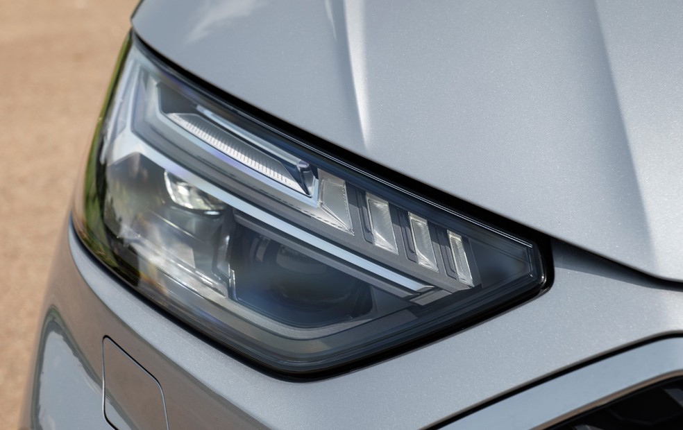 Farol do Audi Q5 tem tecnologia Matrix — Foto: Divulgação
