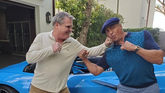 Sylvester Stallone compra Corvette conversível, mas deixa opcional de US$ 6 mil de lado