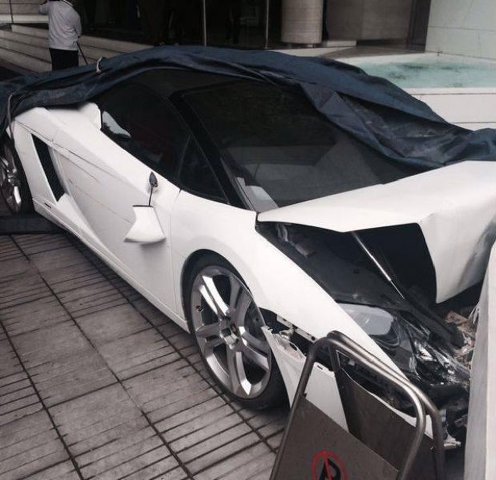 Manobrista bate Lamborghini Gallardo Spyder (Foto: Reprodução) — Foto: Auto Esporte