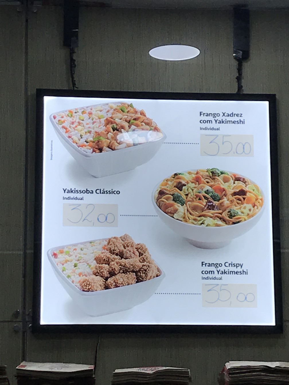 Pratos da culinária chinesa são oferecidos a partir de R$ 32 no Salão do Automóvel — Foto: André Paixão/G1
