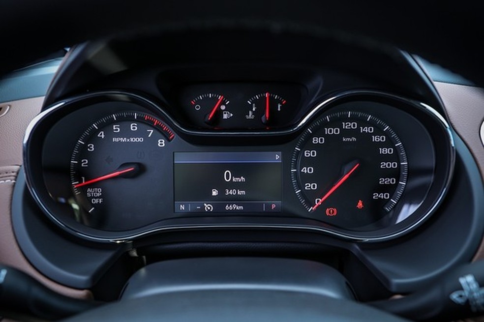 Quadro de instrumentos não mudou (Foto: Rafael Munhoz/Auto News Brasil) — Foto: Auto Esporte
