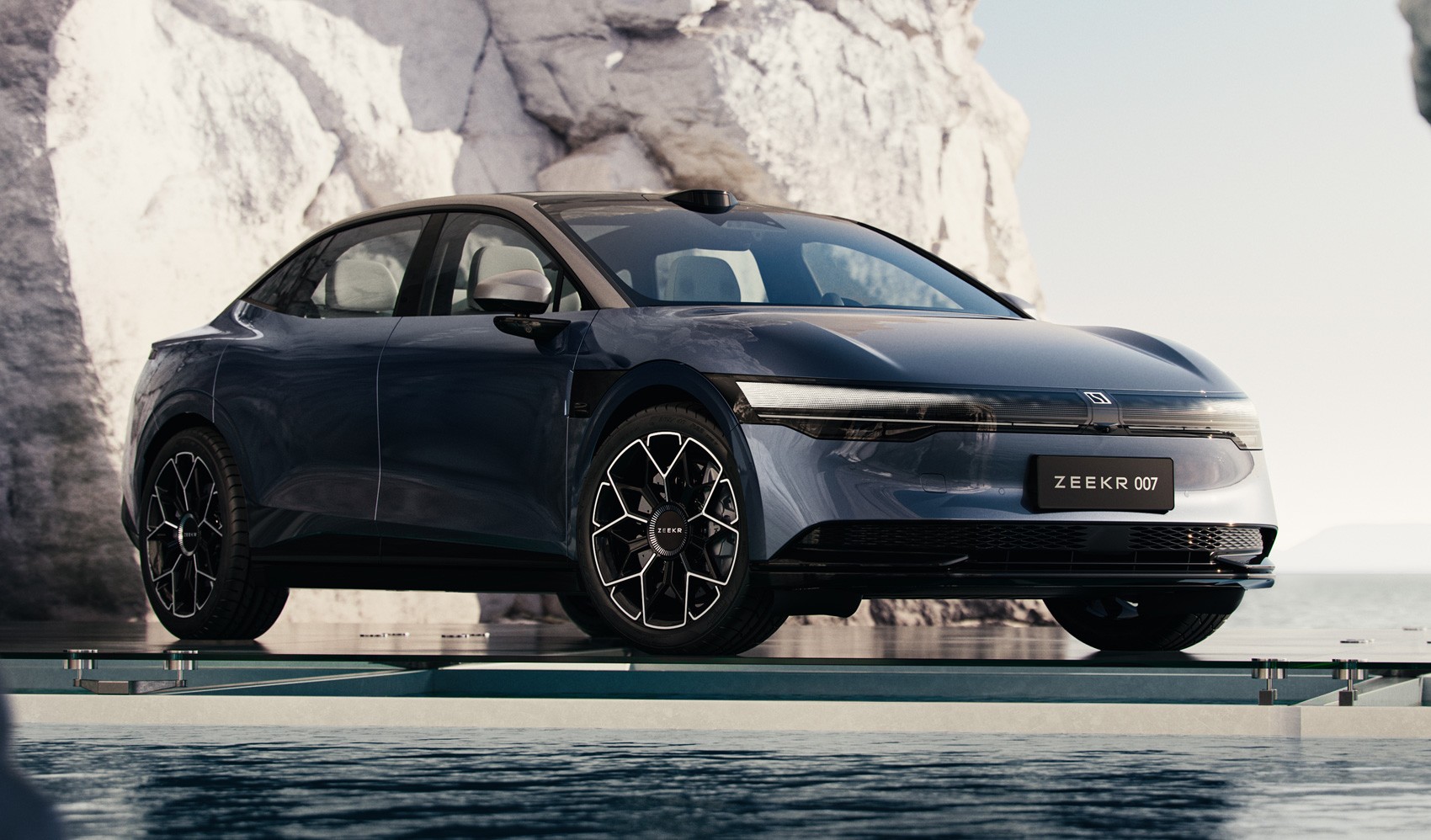 Zeekr 007 terá bateria que aguenta frio polar, fogo e carrega em 15 minutos