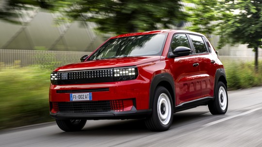 Fiat Grande Panda estreia com motor híbrido e itens de Jeep Compass