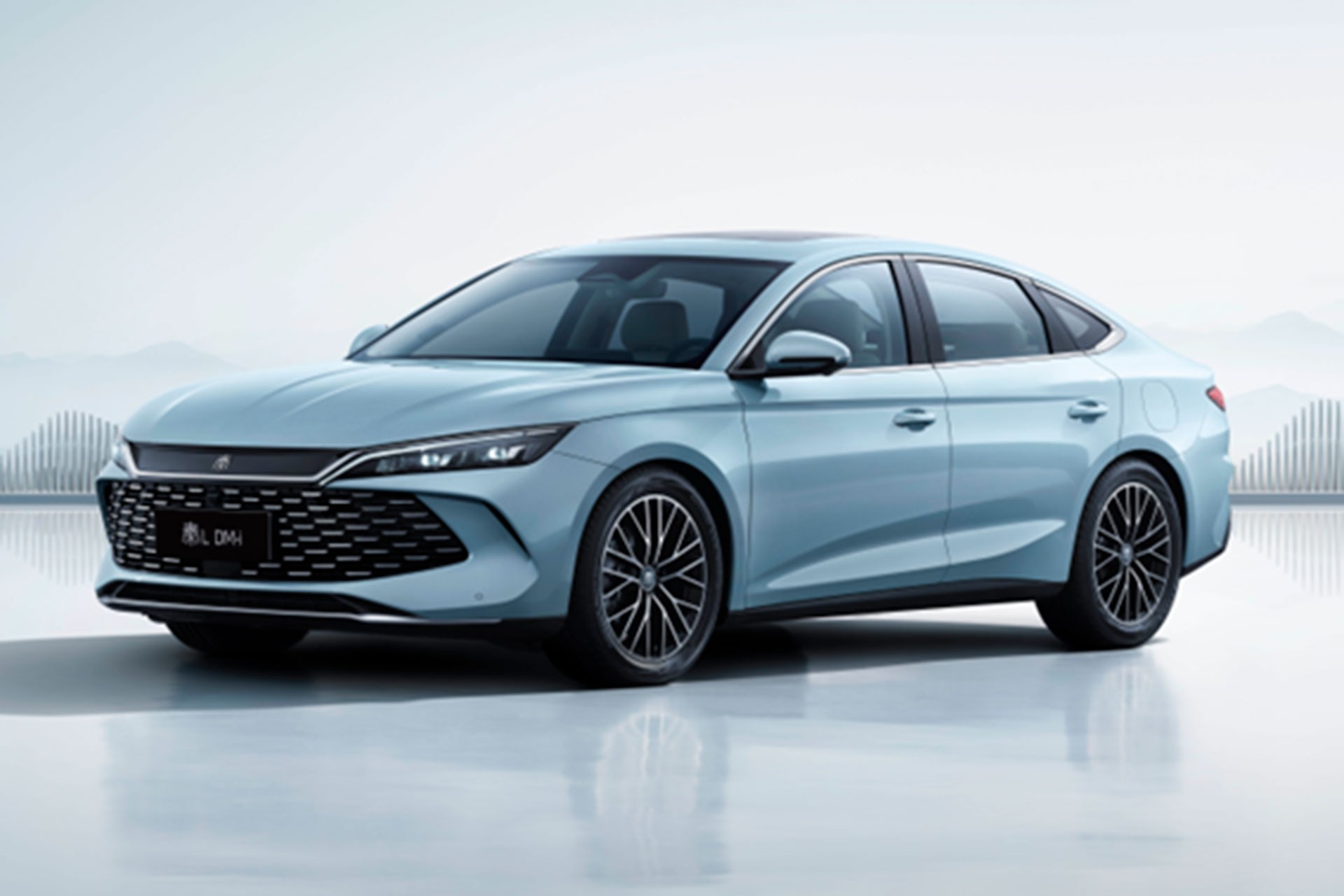 BYD anuncia novos híbridos com consumo de 35 km/l e autonomia de 2.100 km