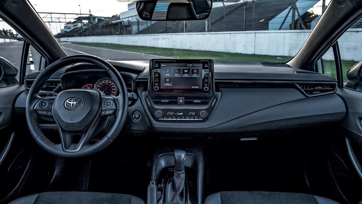 Toyota Corolla GR Sport - X3 híbrido alterna o uso de gasolina e eletricidade de forma automática