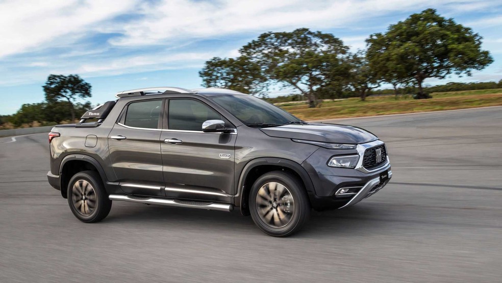 Visual cromado da Fiat Toro é interessante, mas passou um pouco do ponto — Foto: Divulgação