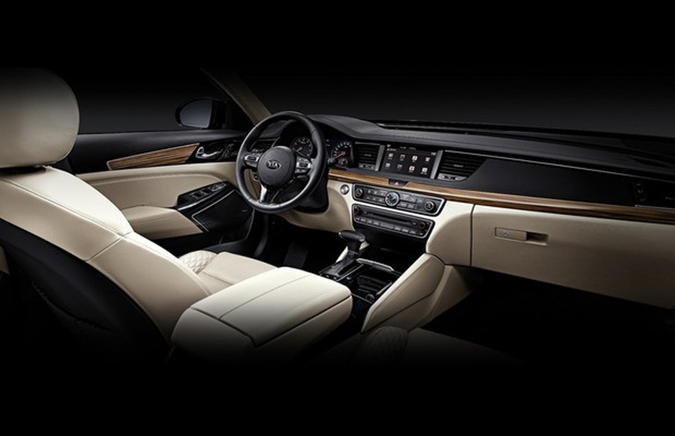Kia Cadenza 2017 (Foto: Divulgação) — Foto: Auto Esporte