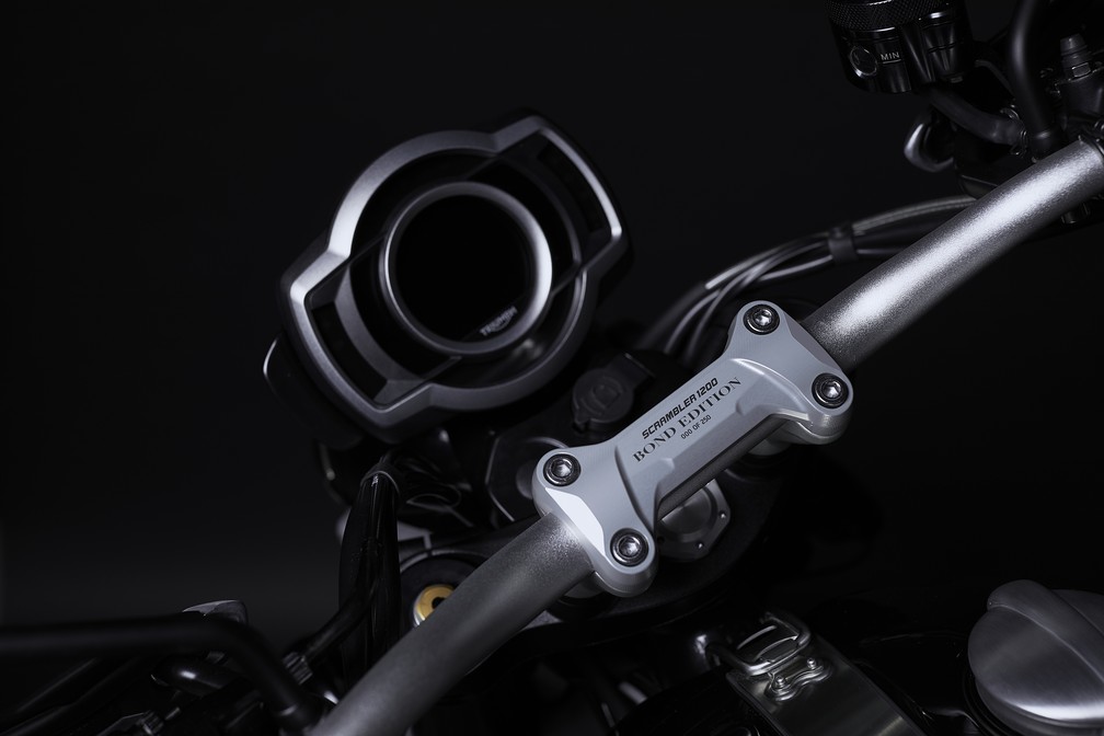 Triumph Scrambler 1200 Bond Edition — Foto: Divulgação