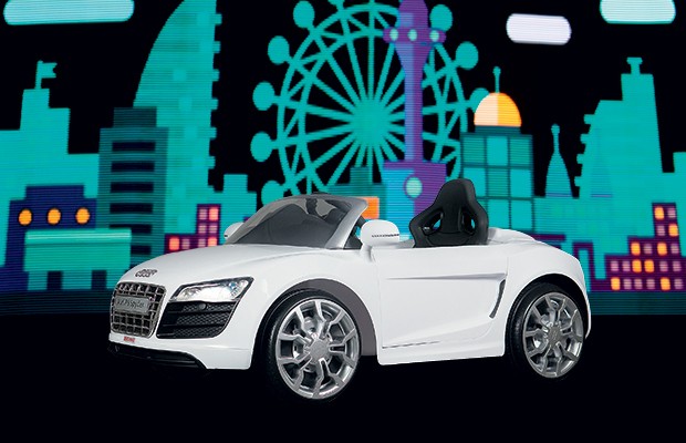 Audi R8 Fabricante: Biemme Preço: R$ 2.099 Peso: 18,5 kg Velocidade máxima: 3 km/h Ponto positivo: capô abre com imitação de motor; entrada para cabo auxiliar Ponto negativo: câmbio lateral baixo