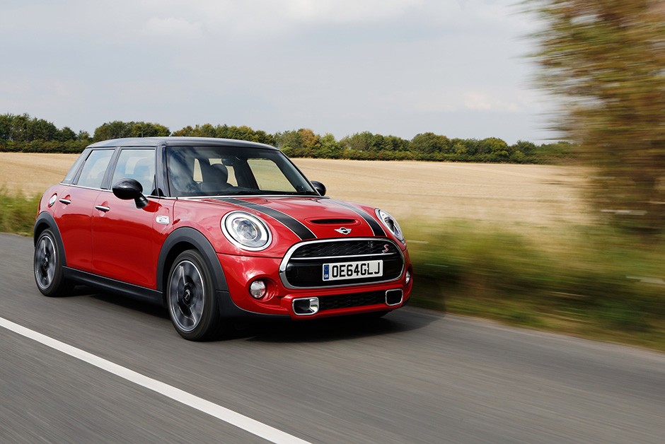 Mini Cooper com cinco portas