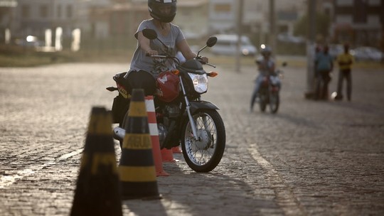 Motociclistas profissionais de SP terão direito a tirar CNH de graça