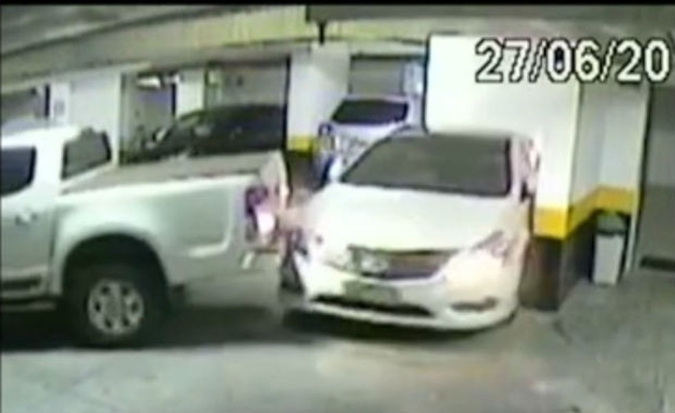 Dono de Chevrolet S-10 bate em Hyundai Azera propositalmente (Foto: Reprodução/Youtube) — Foto: Auto Esporte