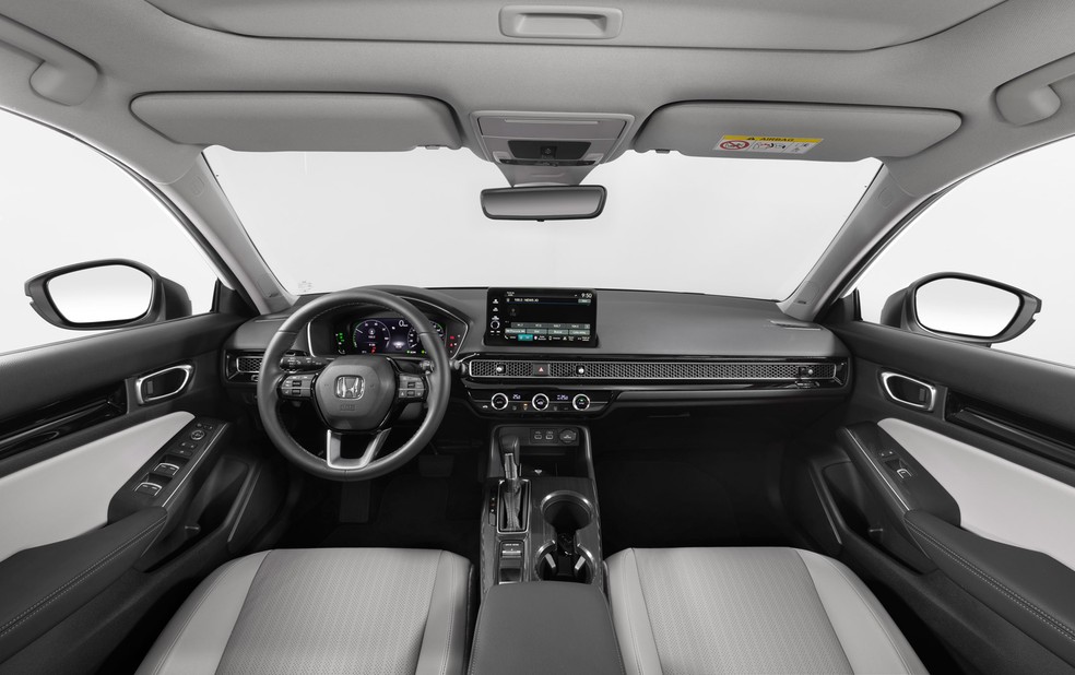 Cabine do Honda Civic de 11ª geração é mais refinado e elegante do que a anterior — Foto: Divulgação