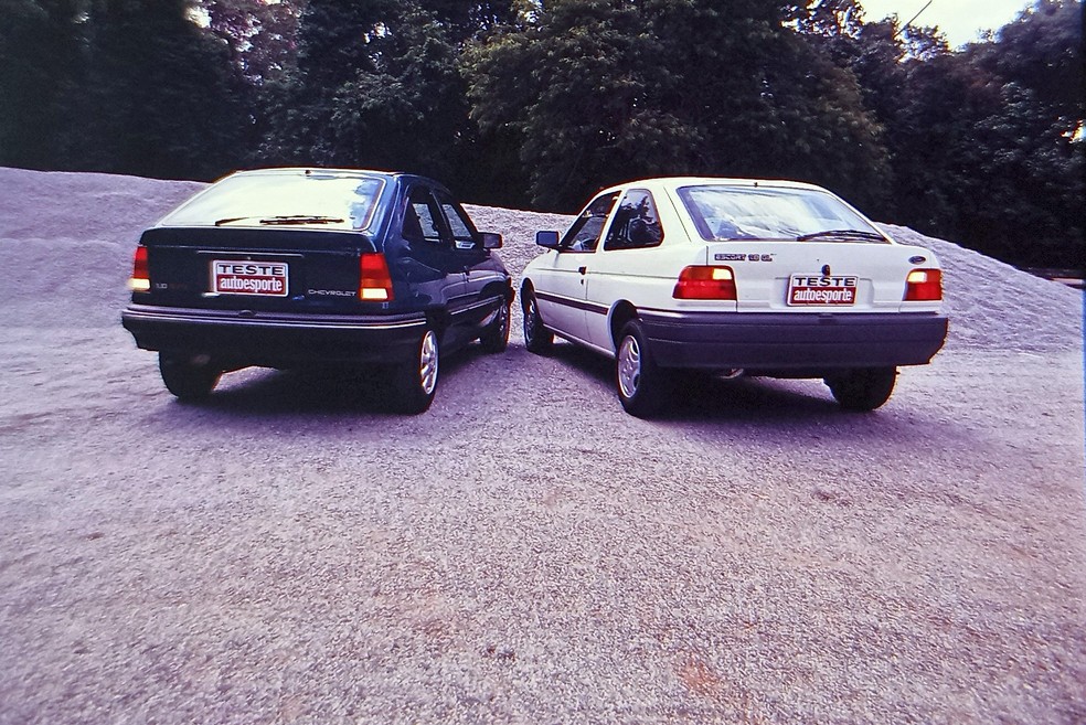 O porta-malas do novo Escort cresceu em relação ao antigo e superou o do Kadett: 482 x 390 l  — Foto: Marcio Sallowicz/Auto News Brasil/Acervo MIAU