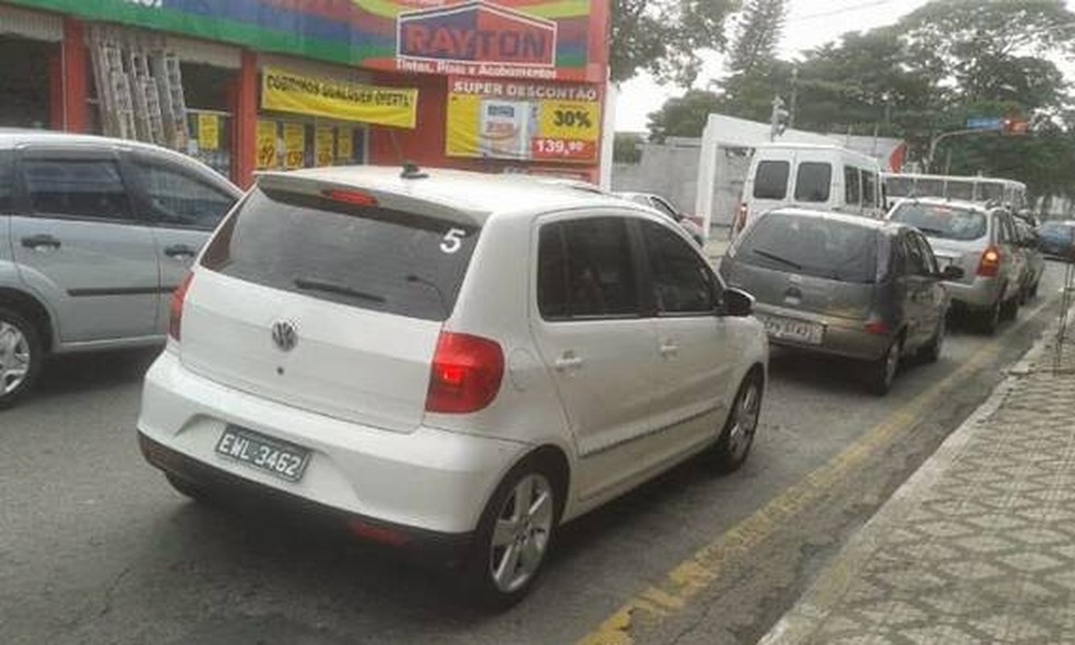 Flagra do Volkswagen Fox reestilizado (Foto: Nathalia Silva e Nylbert Oliveira) — Foto: Auto Esporte