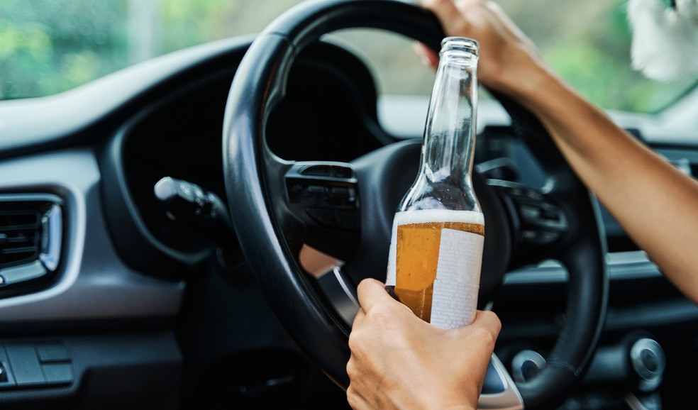 A combinação de bebida e volante é uma das principais causas de morte no trânsito — Foto: Getty