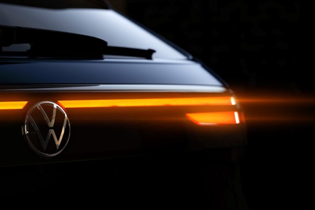 Volkswagen Nivus 2025: teaser confirma lanternas traseiras integradas