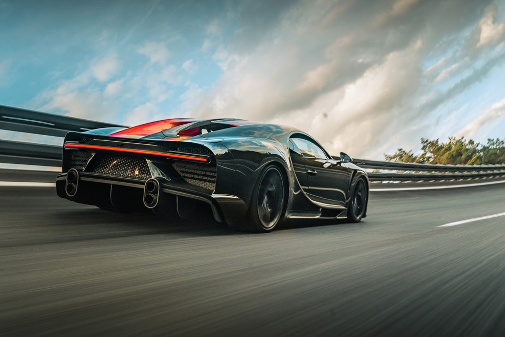 Bugatti Chiron Super Sport 300+ alcançou a velocidade histórica de 490 km/h na Alemanha — Foto: Divulgação