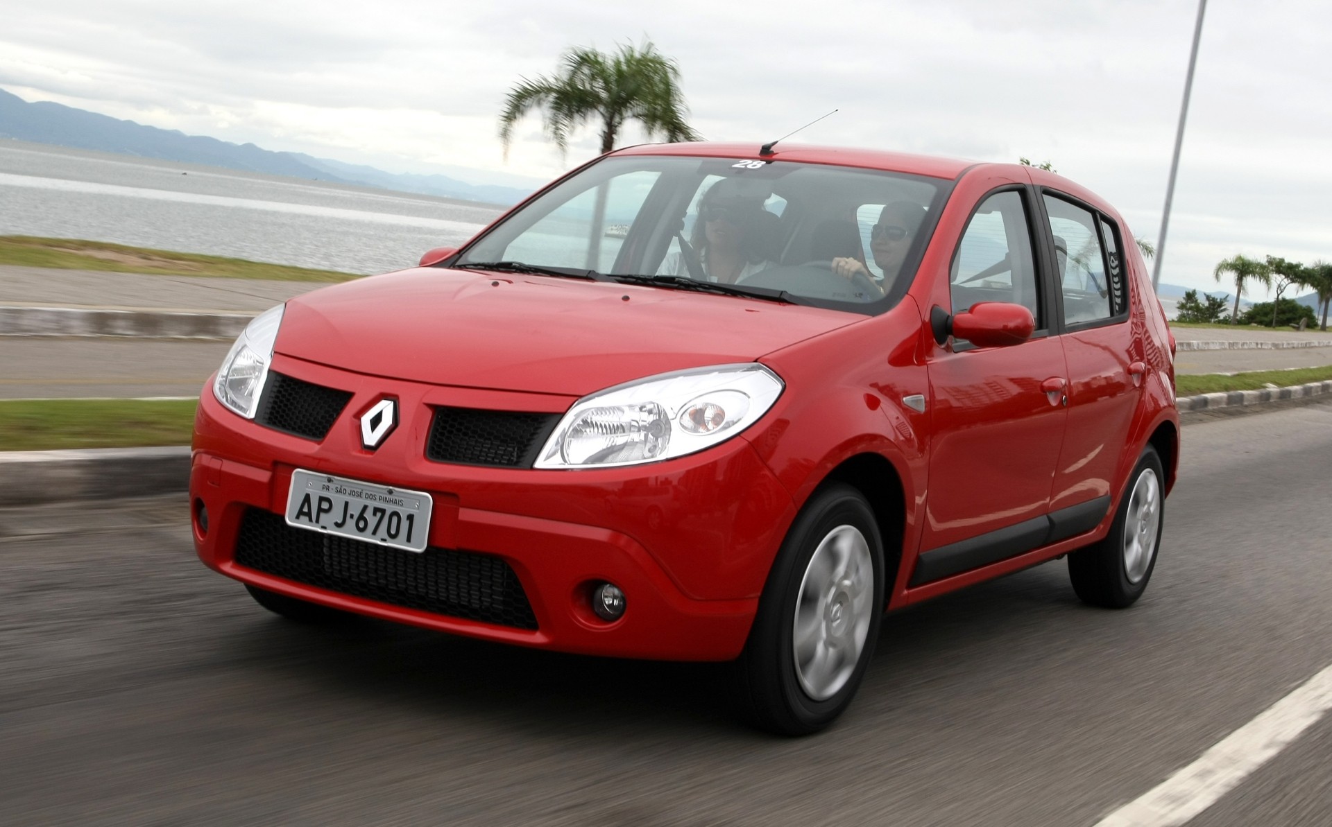 5 carros usados e confiáveis da Renault por até R$ 110 mil