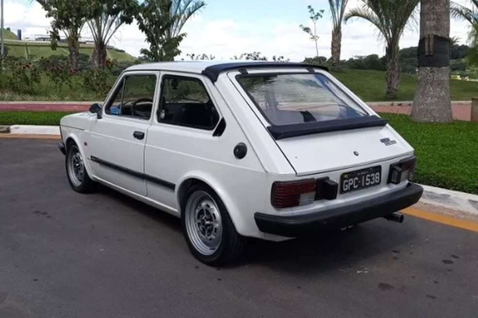 Traseira do 147 Rallye tem dois spoilers (Foto: Reprodução) — Foto: Auto Esporte