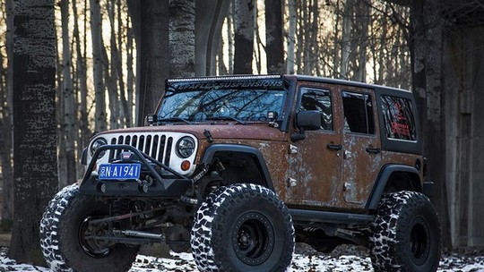 Jeep Wrangler Unlimited ganha visual enferrujado pela preparadora Vilner