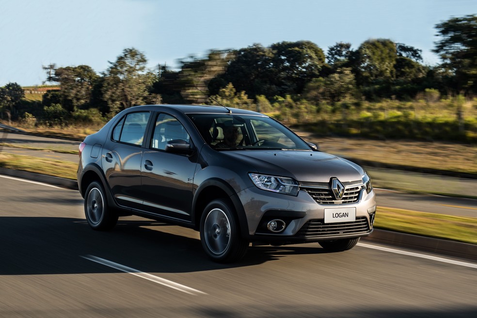 Renault Logan é um carros mais baratos da lista de sedãs econômicos — Foto: Divulgação